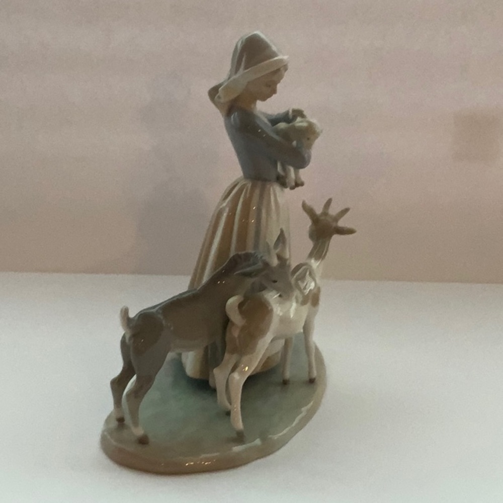 Lladro #1001 Shepherdess With Goats- RARE - Picture 5 of 8